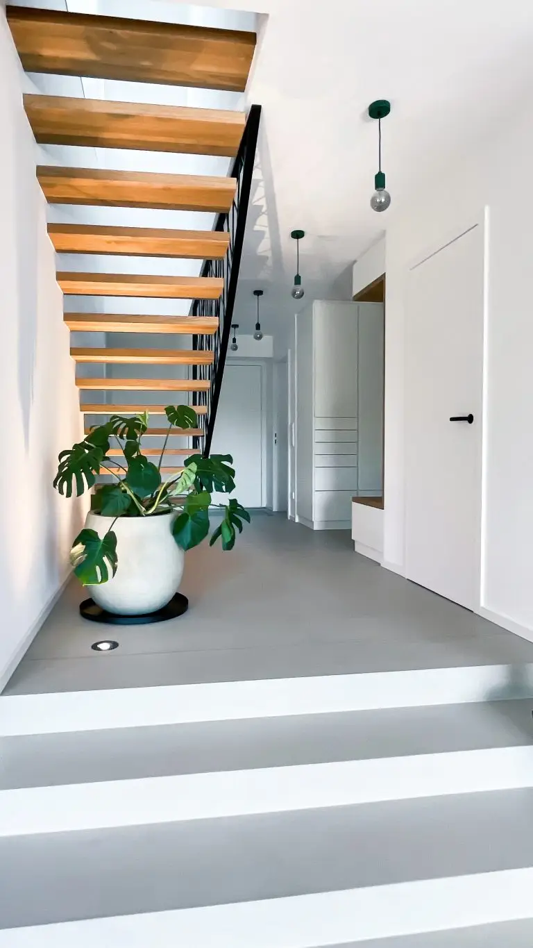 Beleuchtete Treppe im GERBERHAUS8