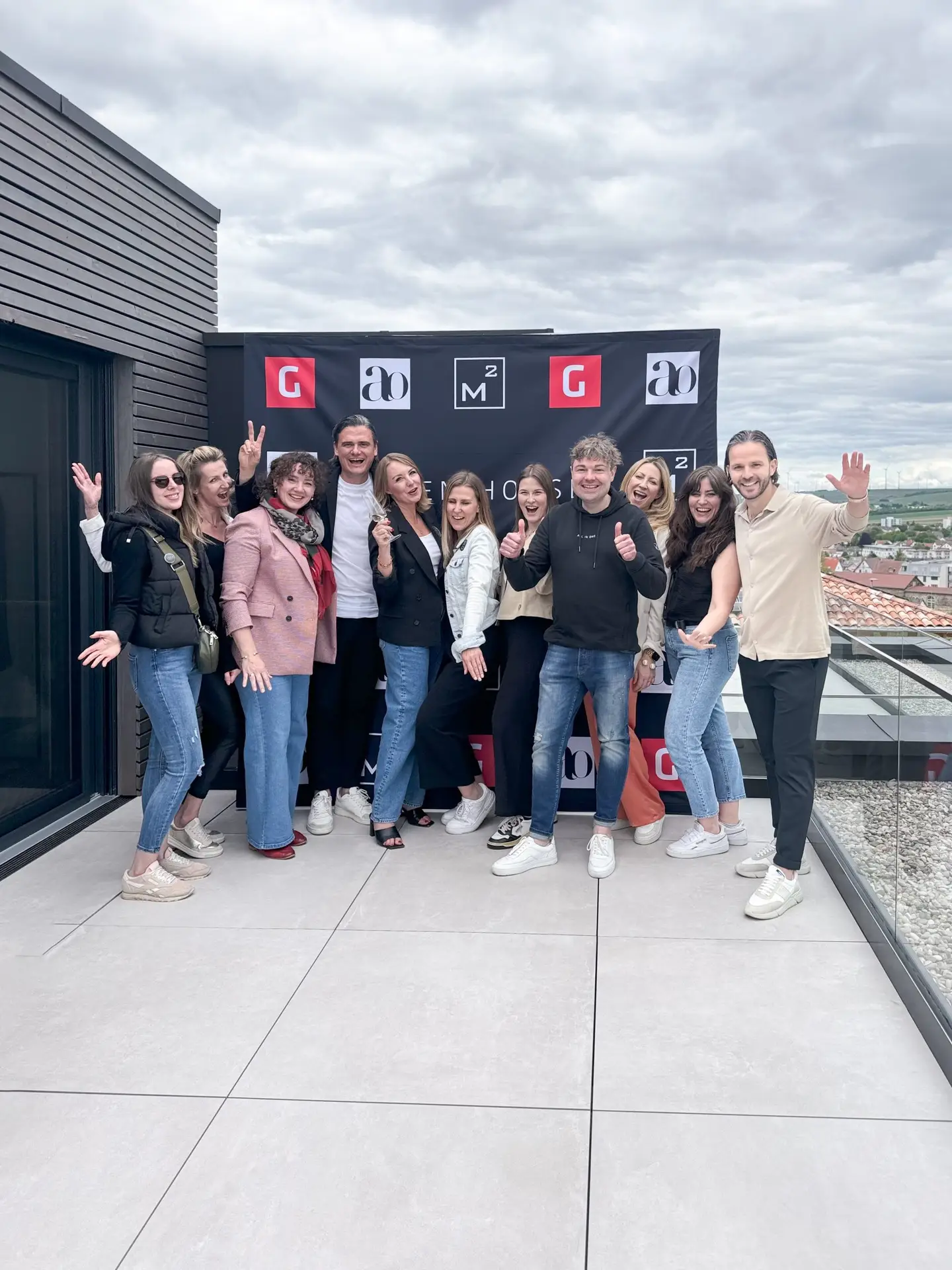 Gruppenfoto der Teams von Anikoo, GERBER Ingenieure und m² während des Open House Events.